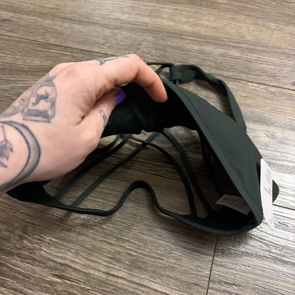 NWT Lululemon Free to Be Wild Bra (Rainforest Green) Size 8 - Picture 6 of 7